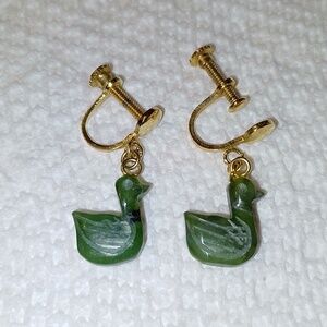 *3/$20* New Vintage Jade Gem Stone screw-on (clip) dangle earrings non-p…